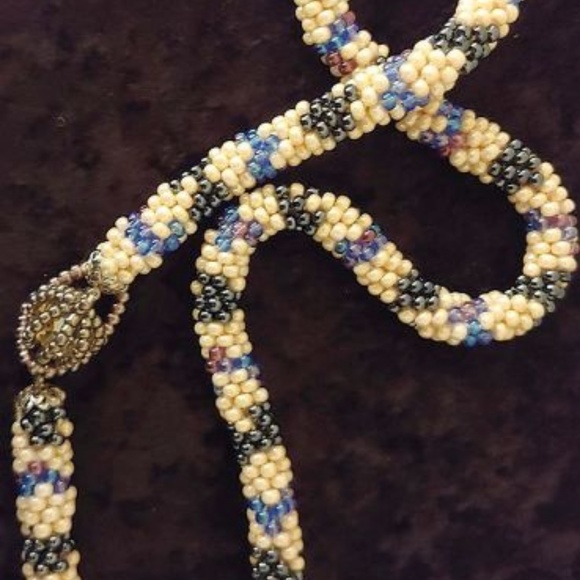 26.5" HAND BEADED NECKLACE - Picture 5 of 5